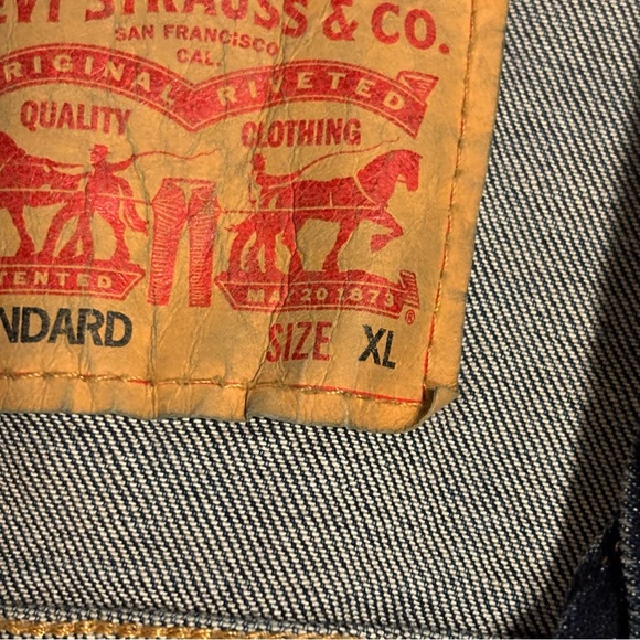 Levi's Denim Trucker Jacket Mens Size XL Dark Blue Wash Long Sleeve - Picture 4 of 12